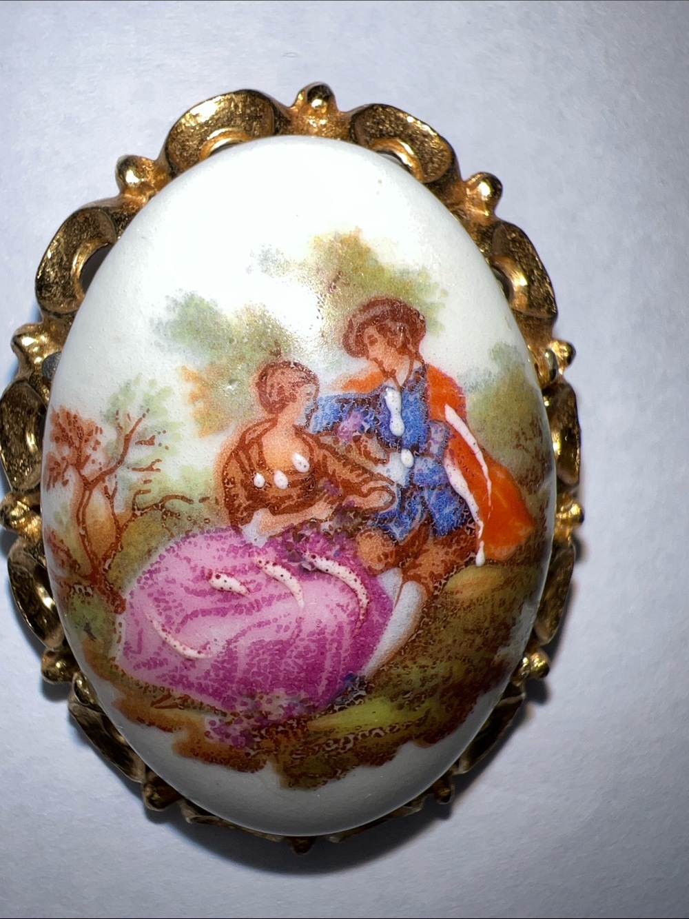 Vintage Porcelain Cameo Brooch in Gold Tone